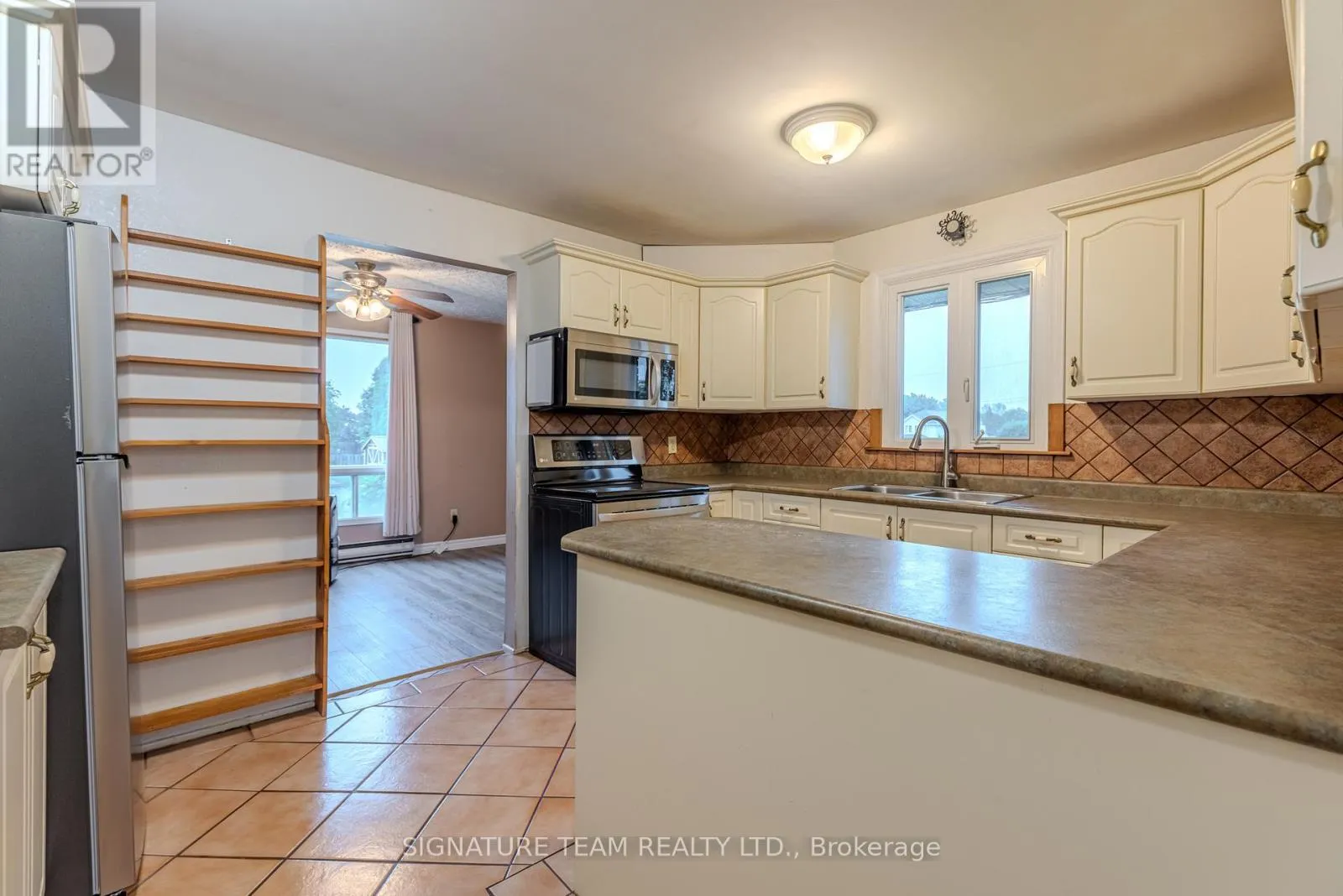 401 BROADVIEW DRIVE