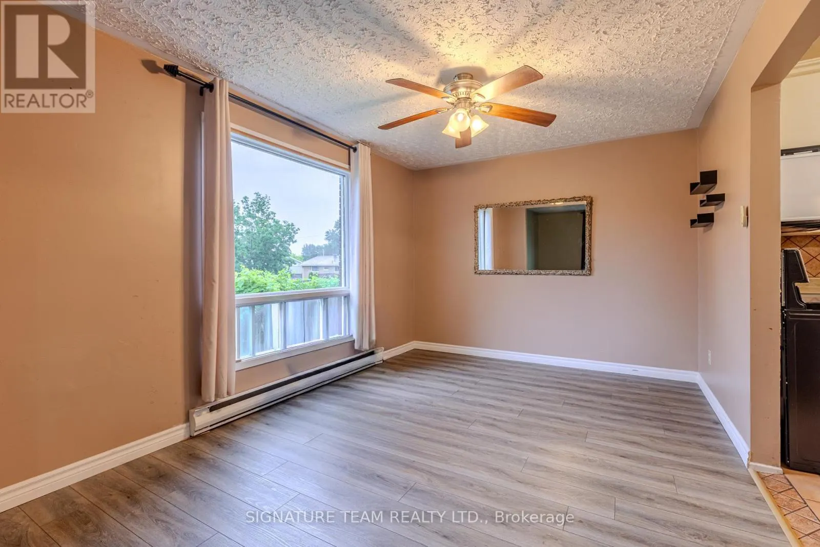 401 BROADVIEW DRIVE