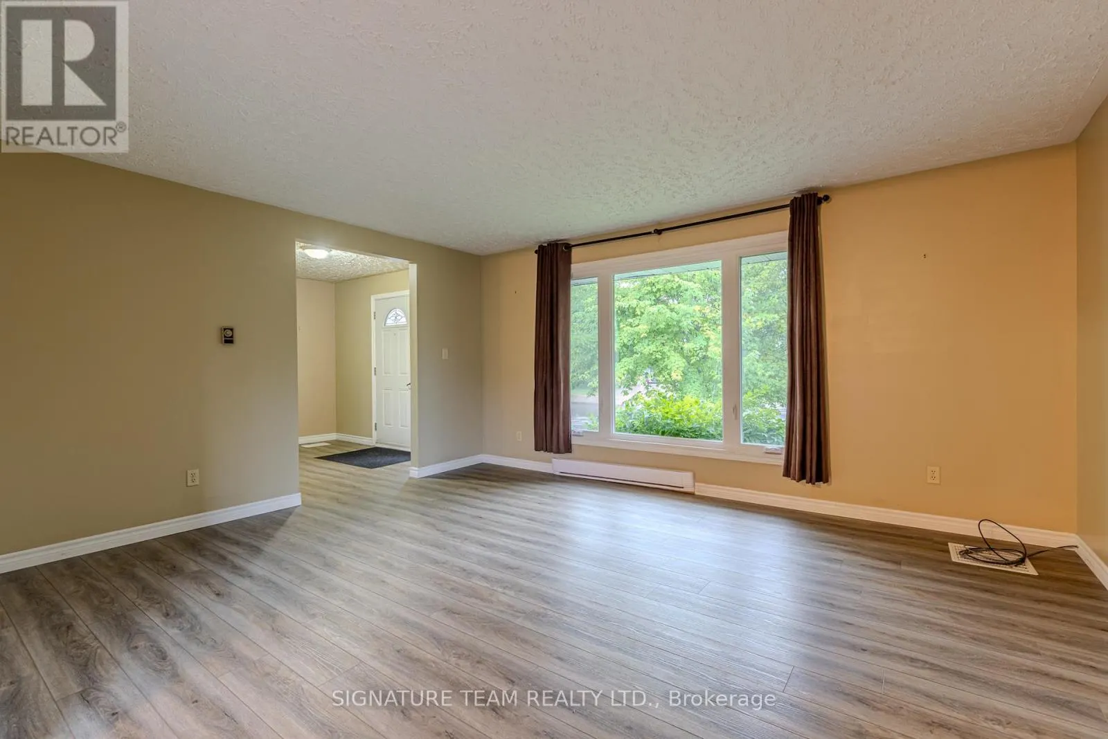 401 BROADVIEW DRIVE