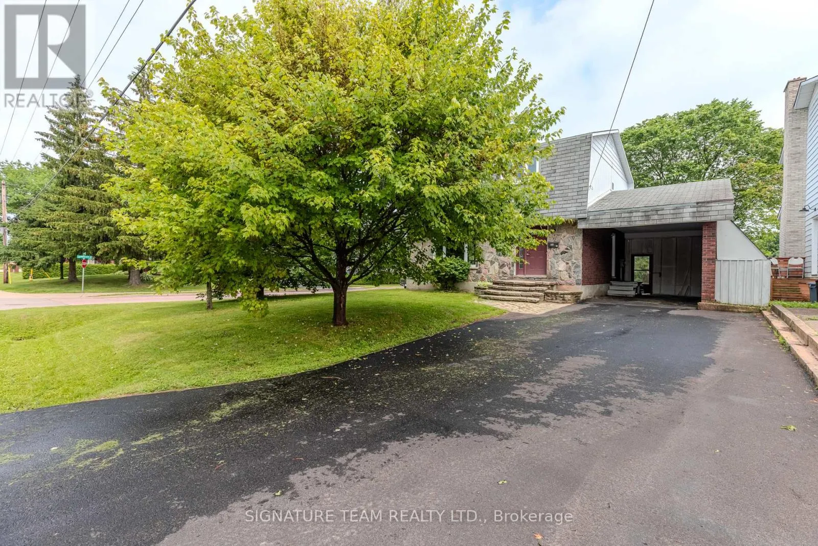 401 BROADVIEW DRIVE