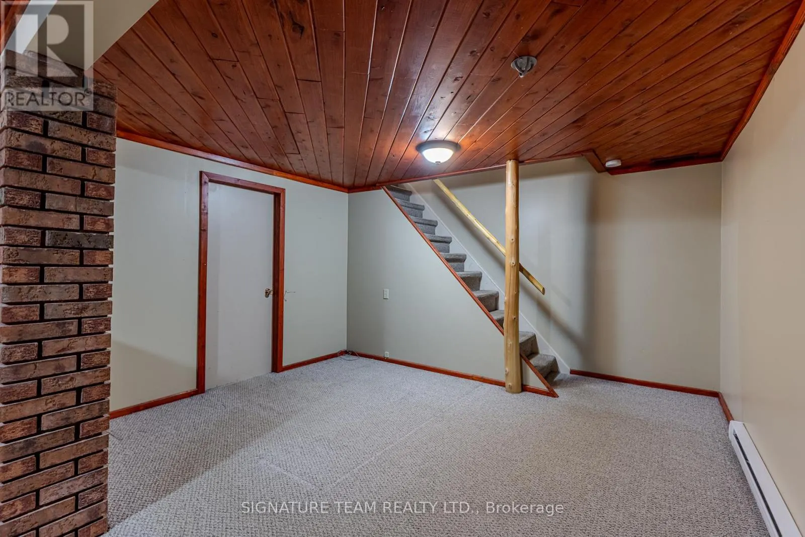 401 BROADVIEW DRIVE
