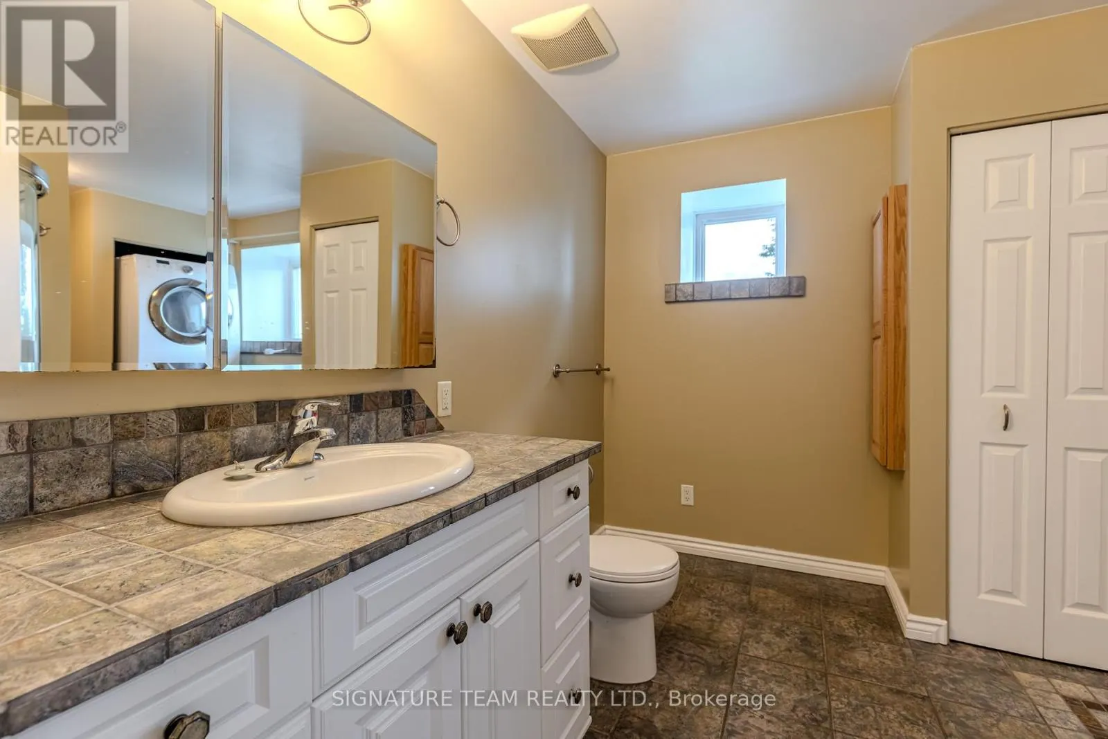 401 BROADVIEW DRIVE