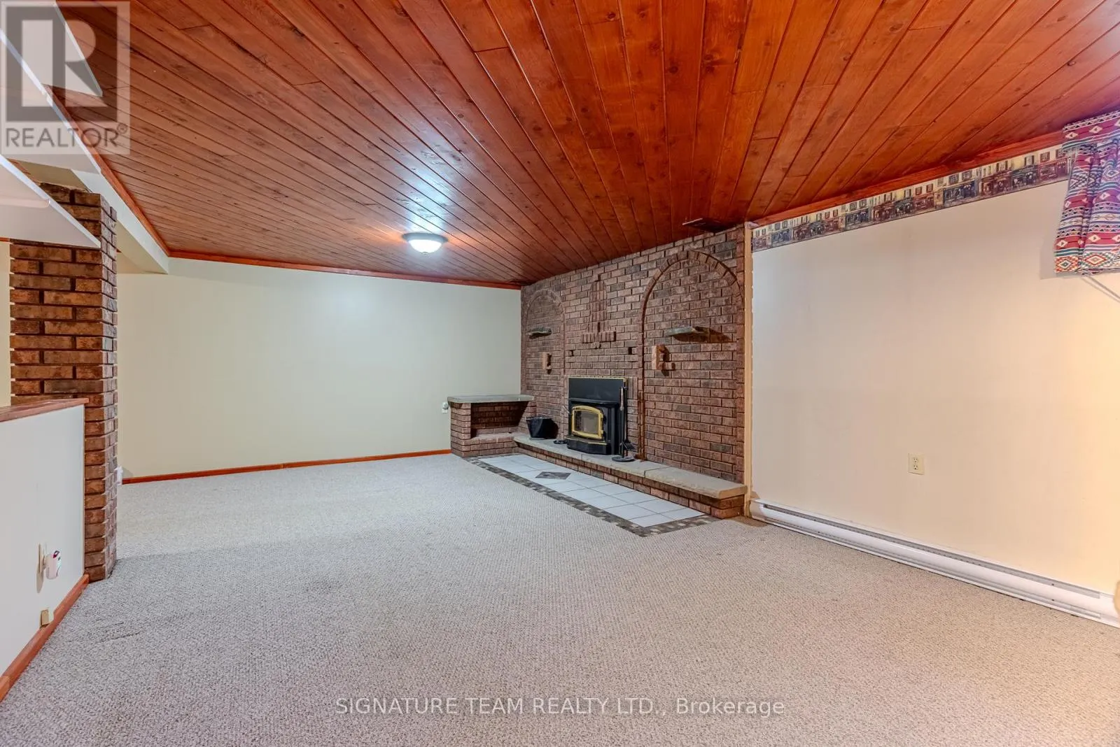 401 BROADVIEW DRIVE