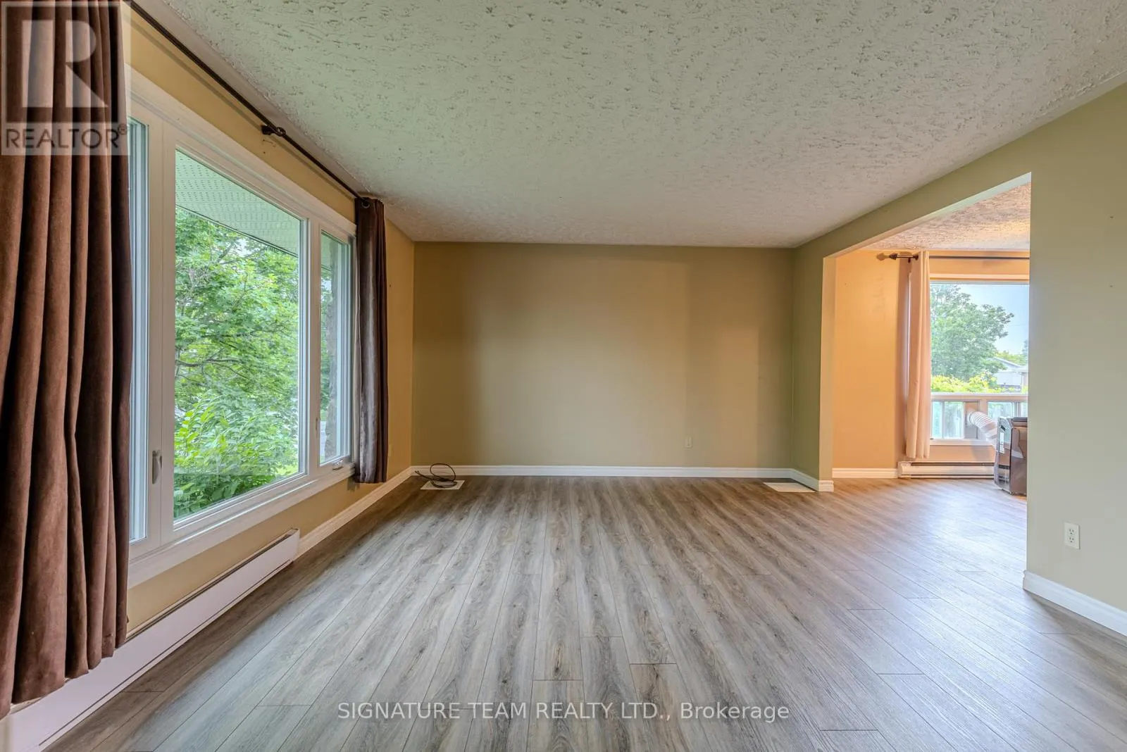 401 BROADVIEW DRIVE