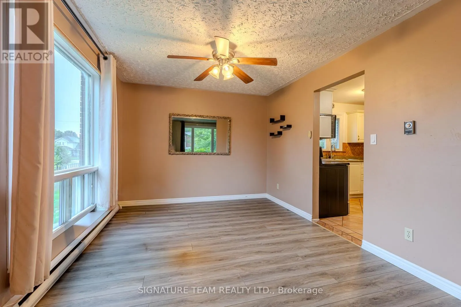 401 BROADVIEW DRIVE