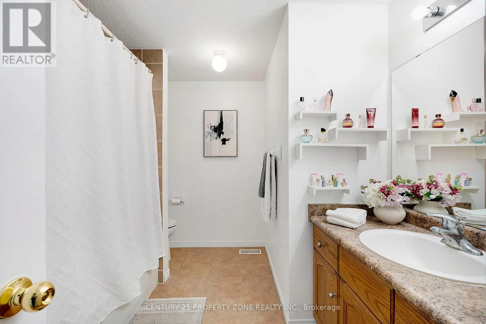 35 - 210 DAWN AVENUE