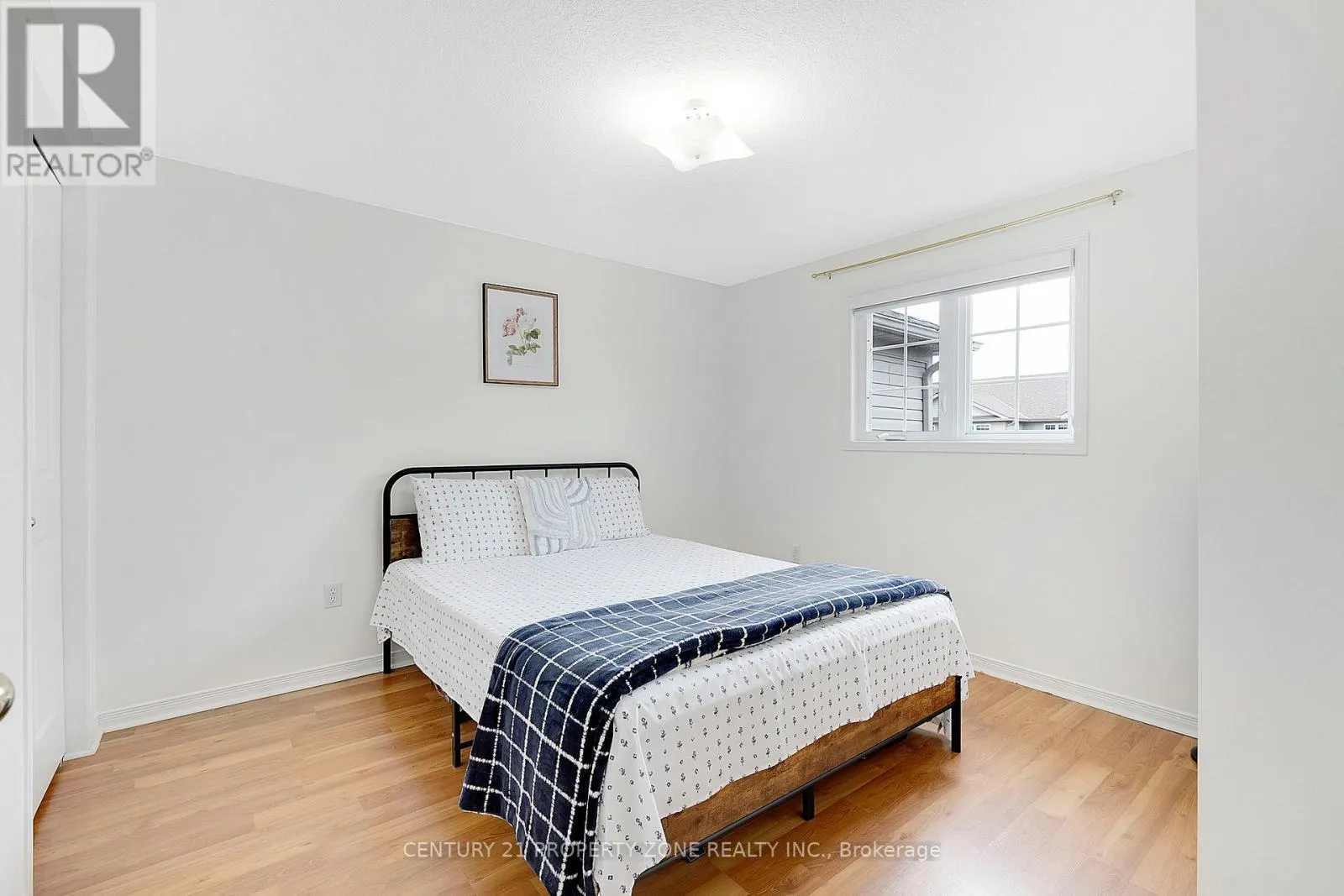 35 - 210 DAWN AVENUE