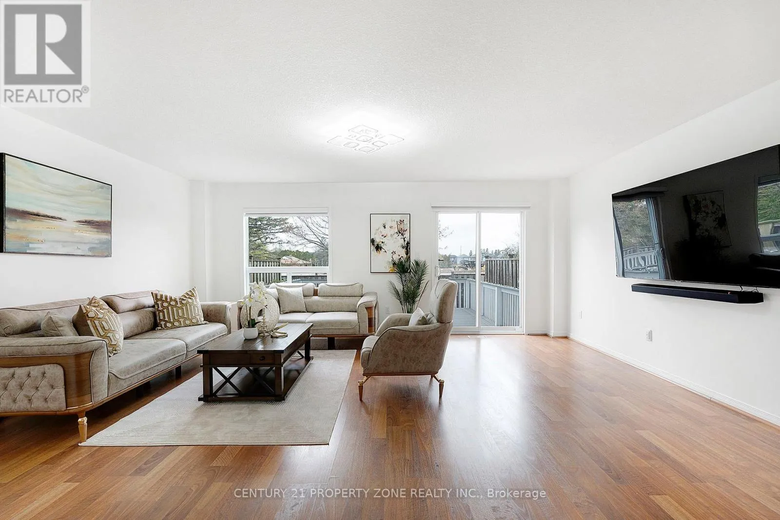 35 - 210 DAWN AVENUE