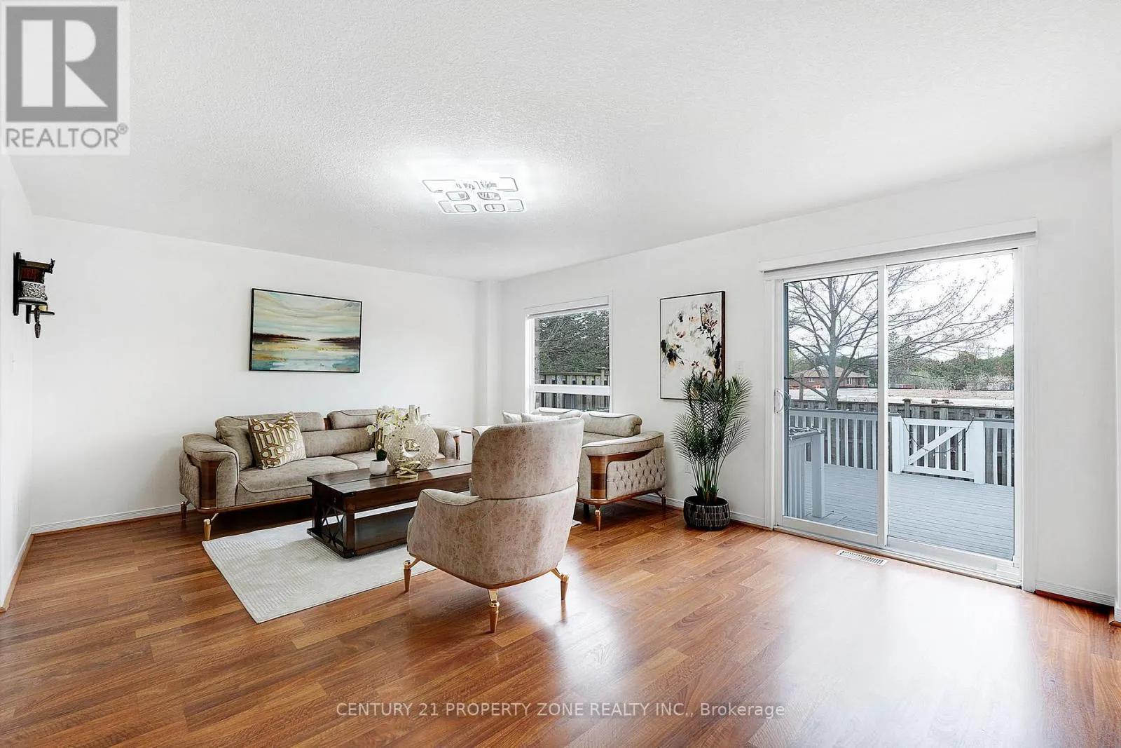 35 - 210 DAWN AVENUE