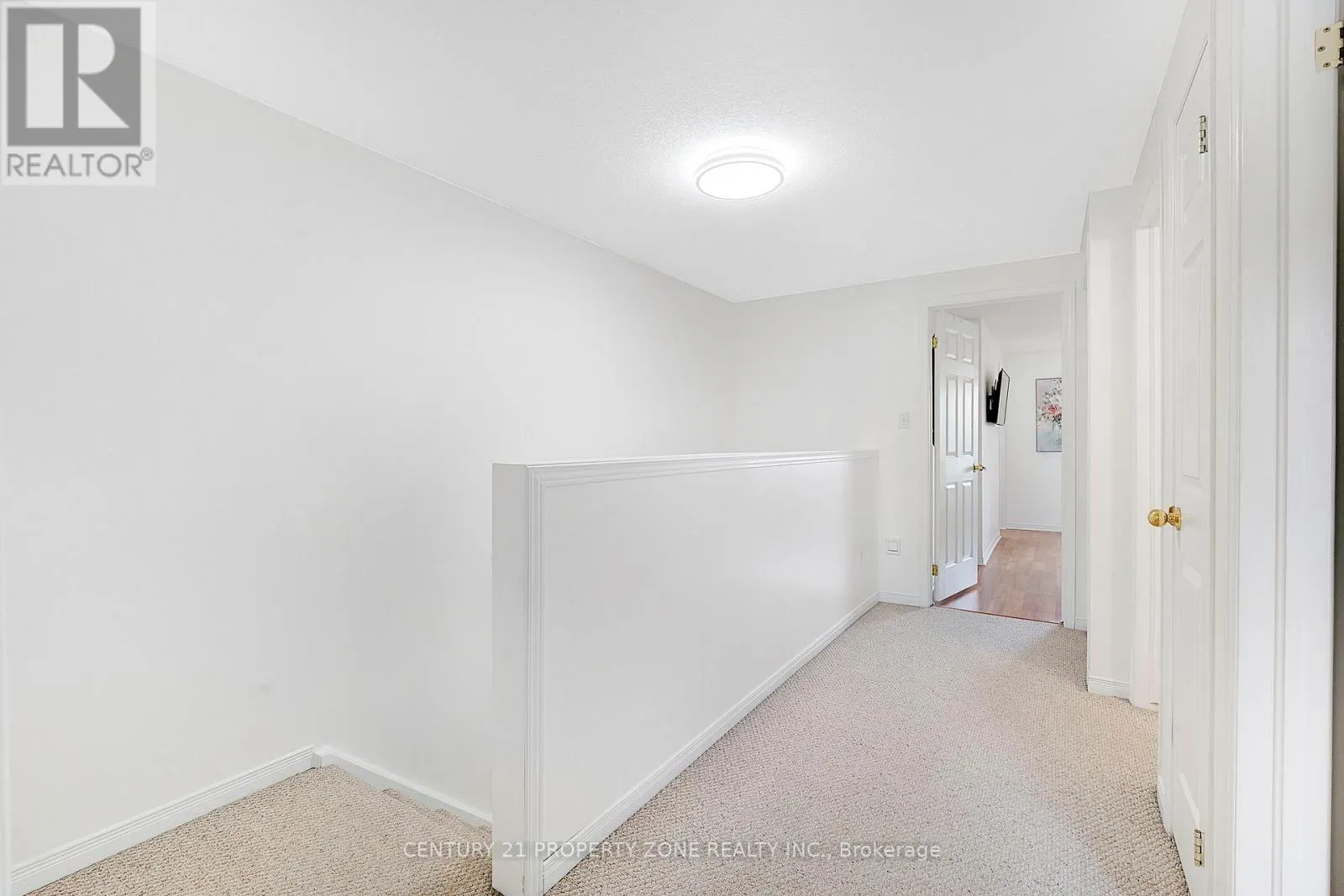 35 - 210 DAWN AVENUE