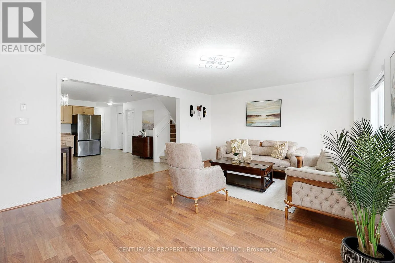 35 - 210 DAWN AVENUE