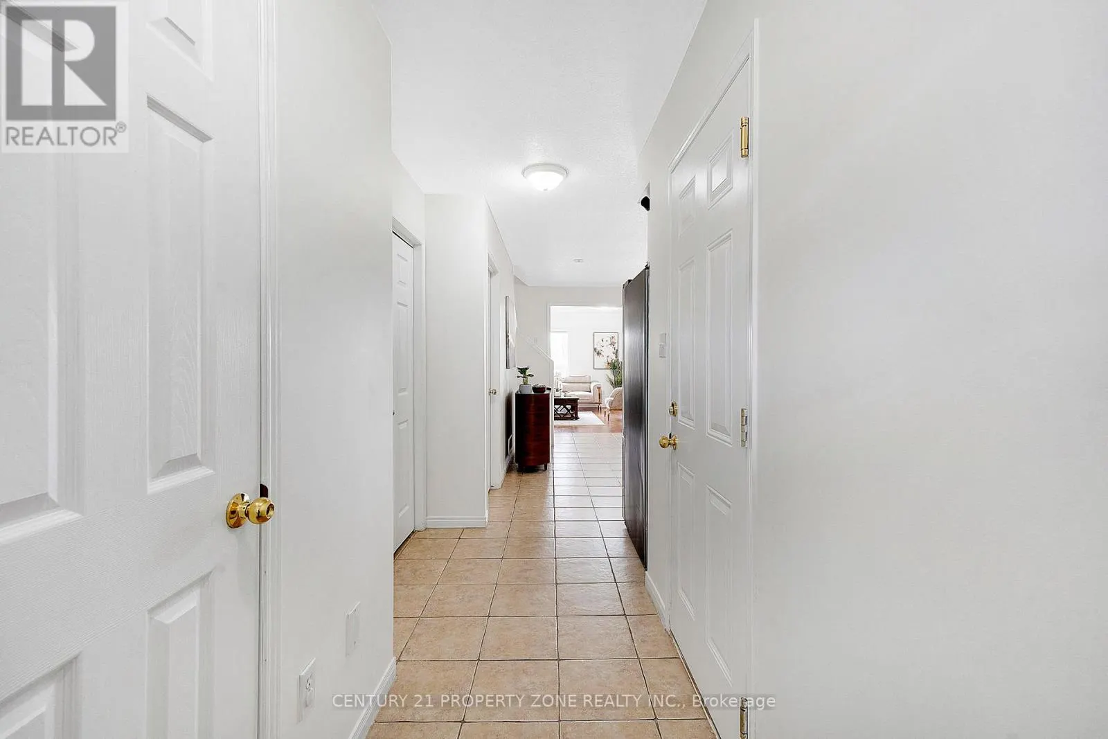 35 - 210 DAWN AVENUE