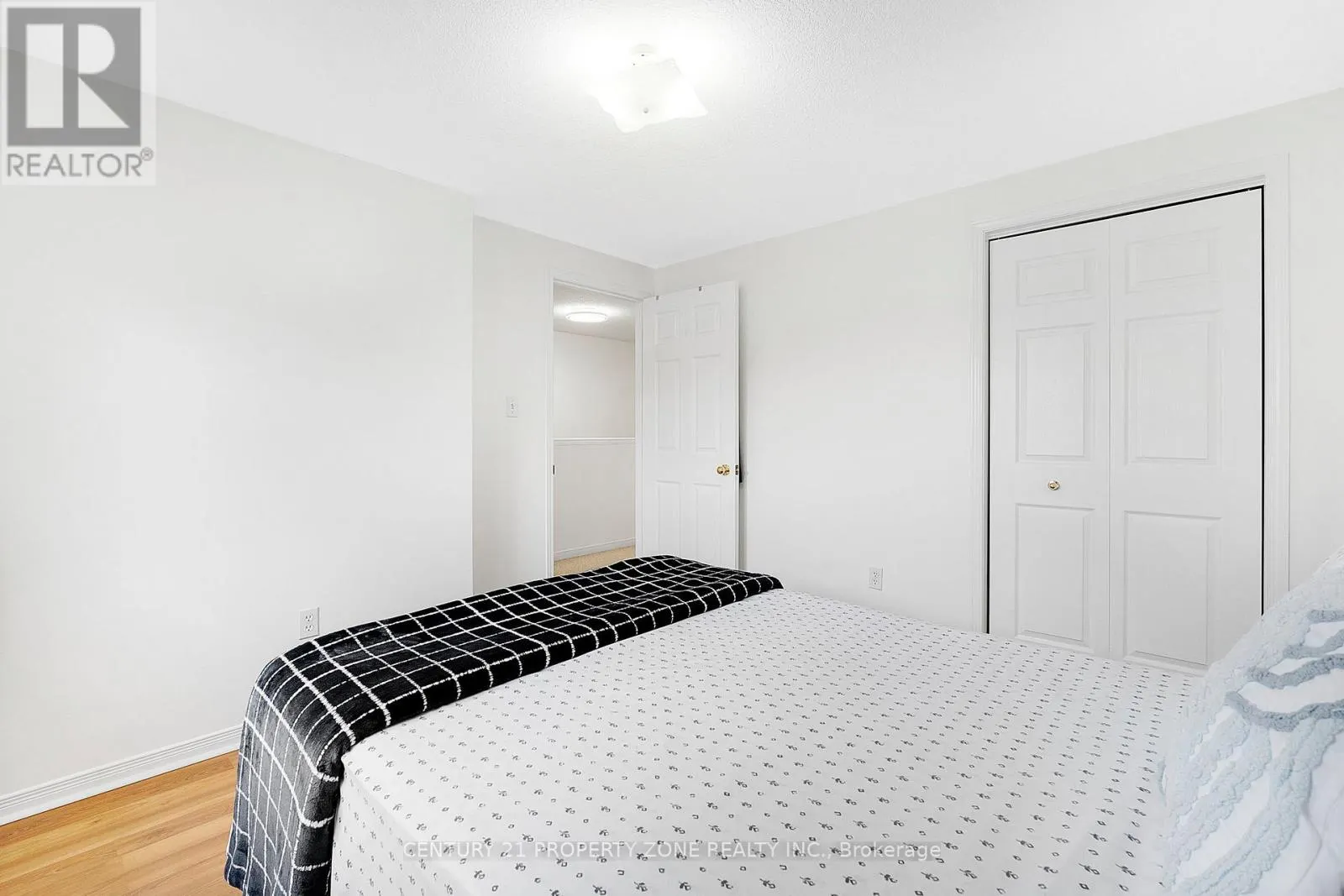 35 - 210 DAWN AVENUE