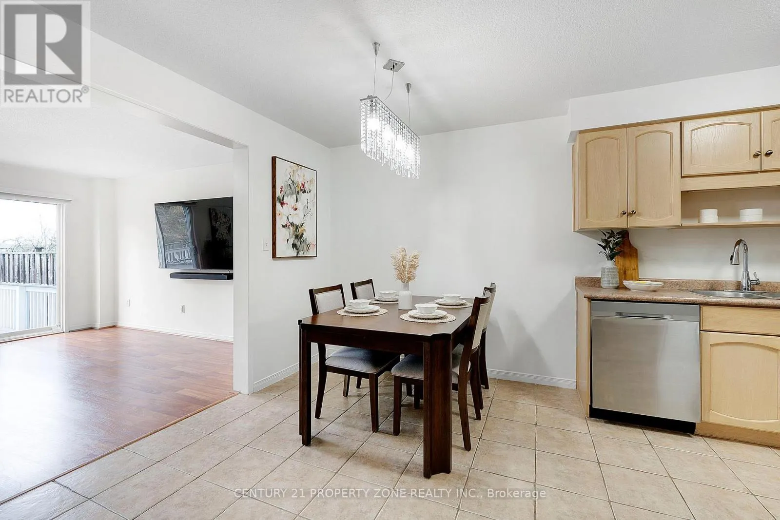 35 - 210 DAWN AVENUE