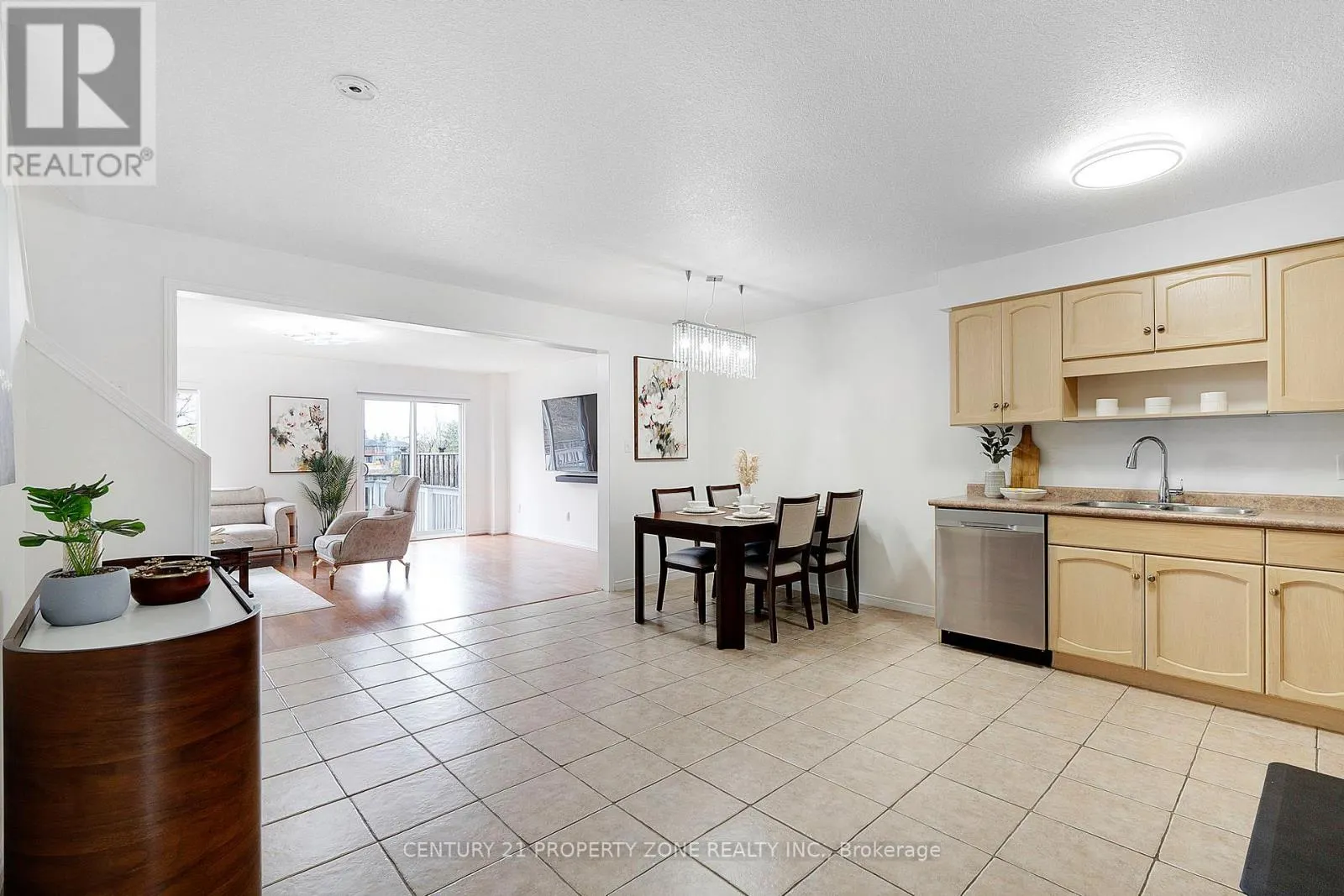 35 - 210 DAWN AVENUE