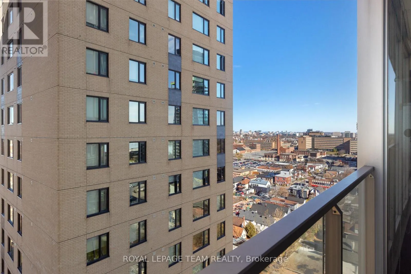 1506 - 111 CHAMPAGNE AVENUE S