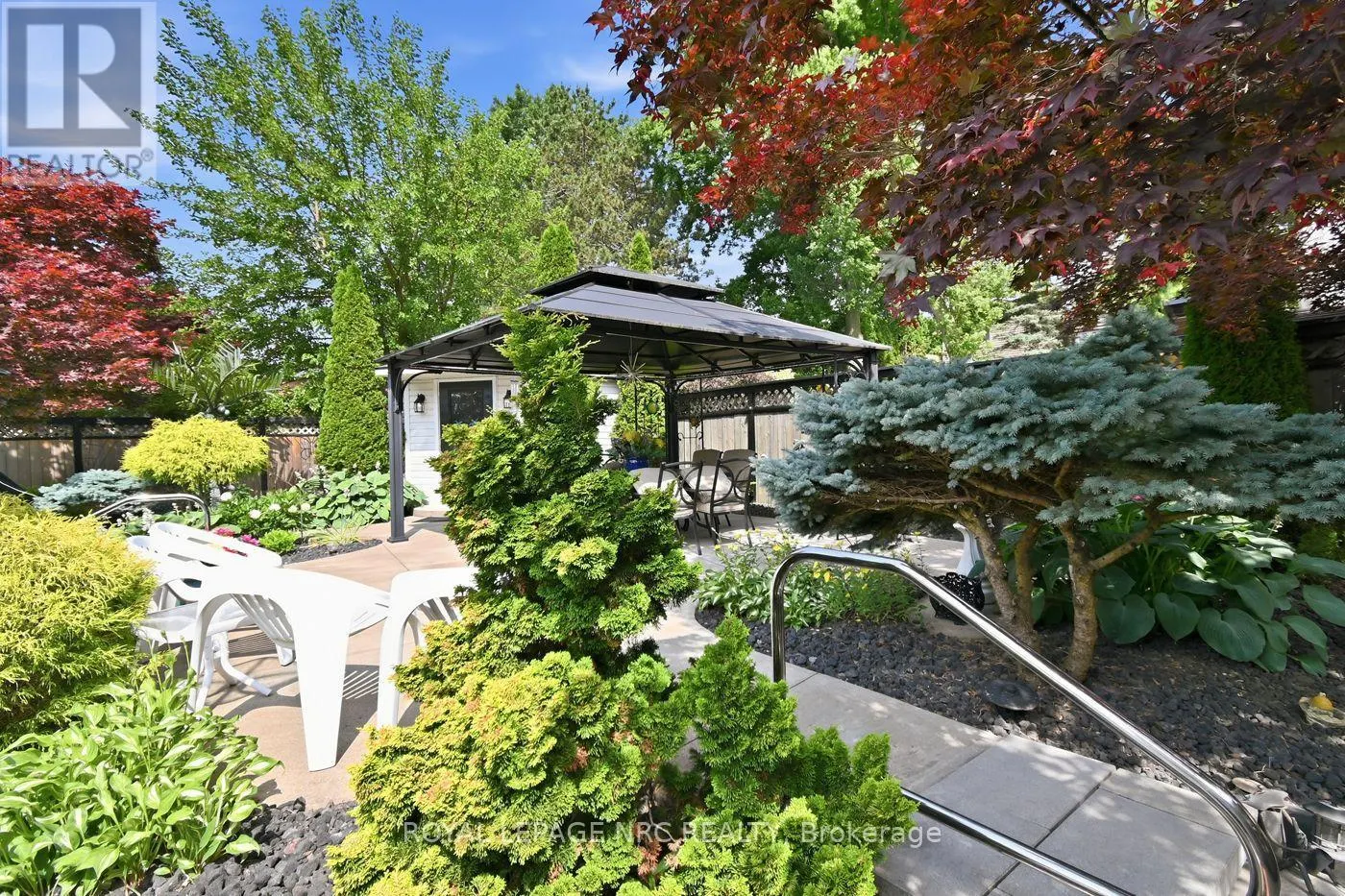 4 GREENVALE COURT