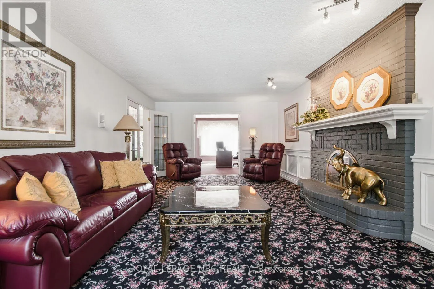 4 GREENVALE COURT