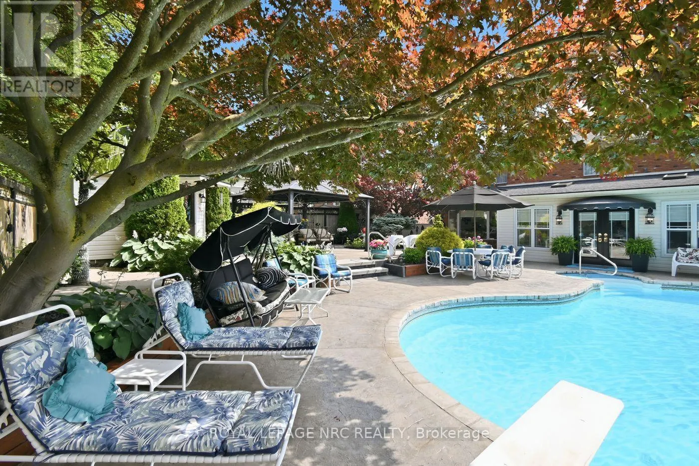 4 GREENVALE COURT