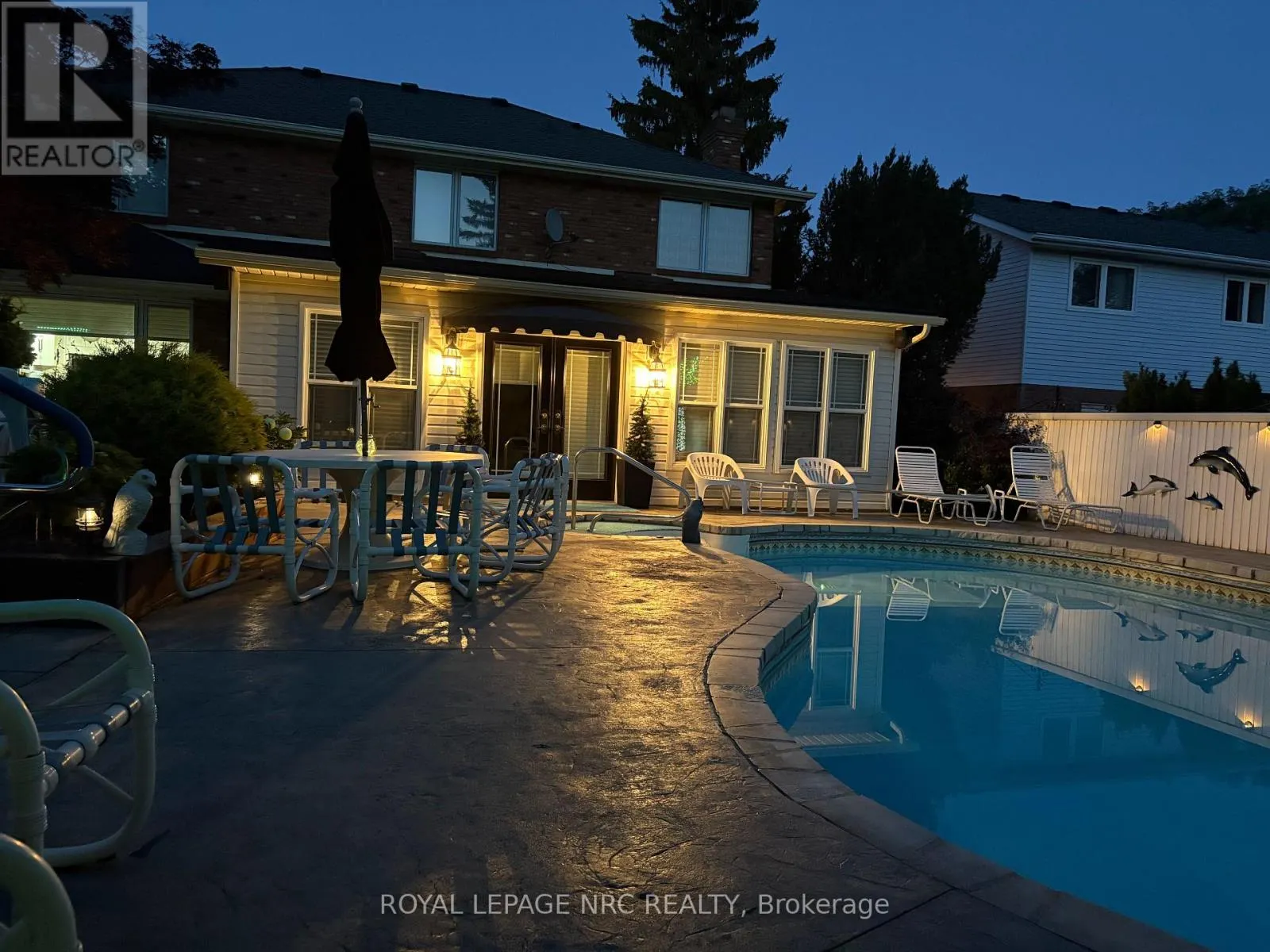 4 GREENVALE COURT