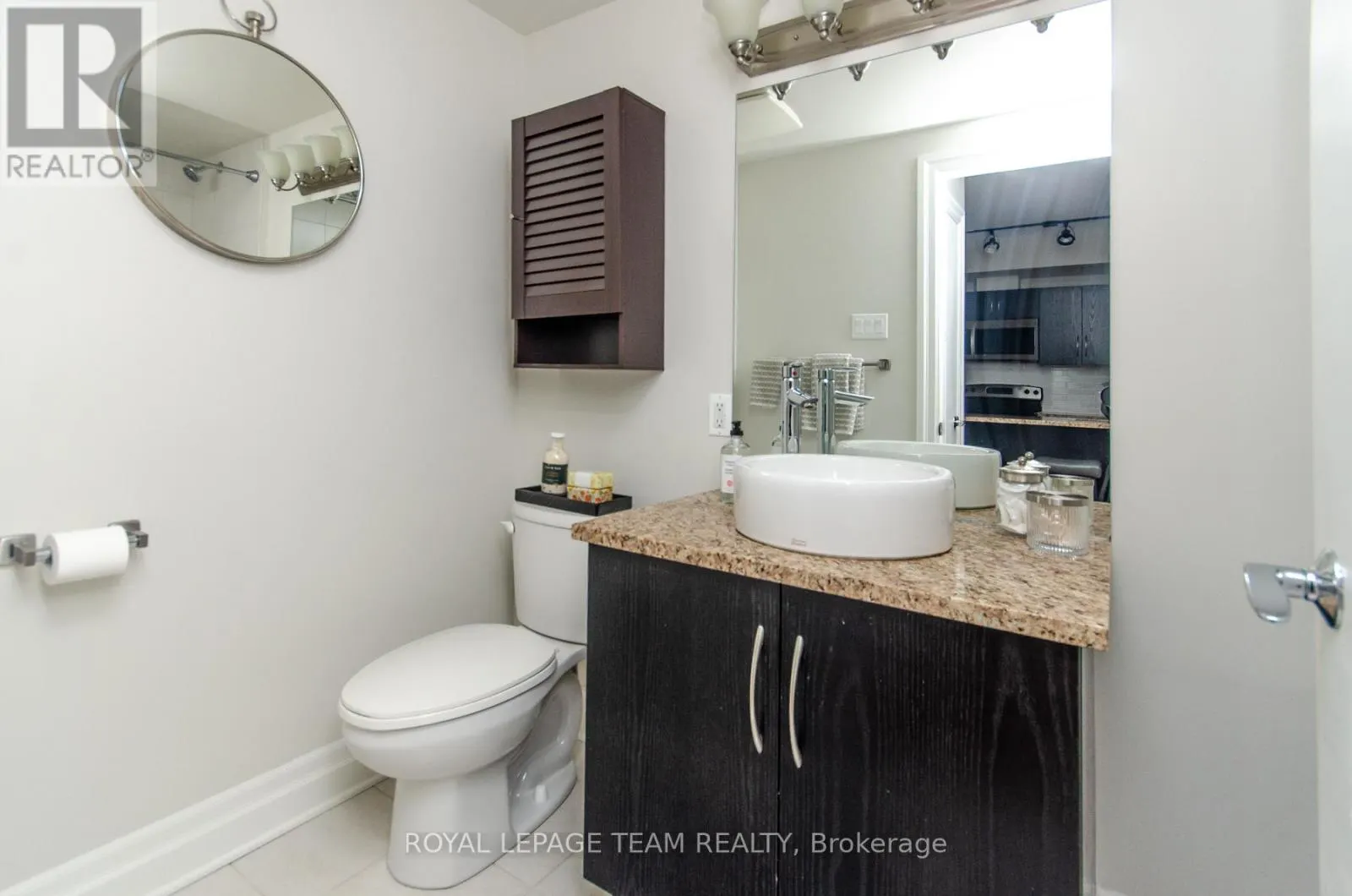 302 - 1433 WELLINGTON STREET W