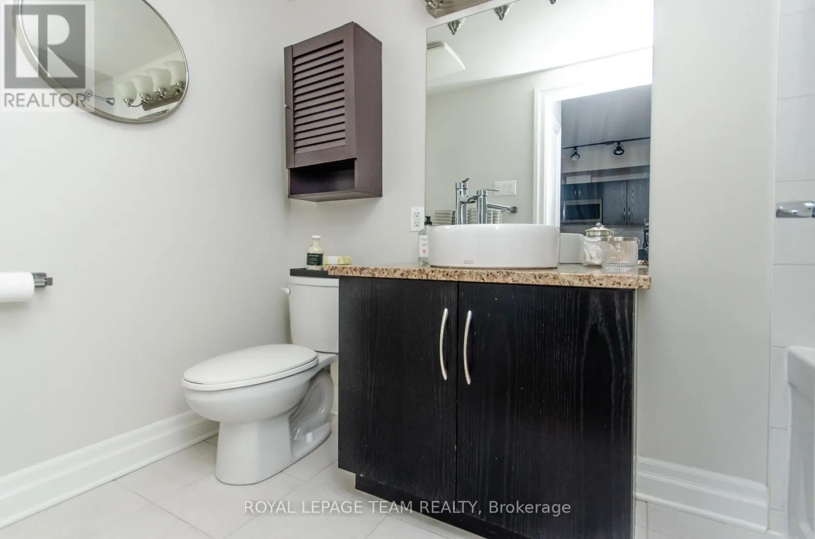 302 - 1433 WELLINGTON STREET W