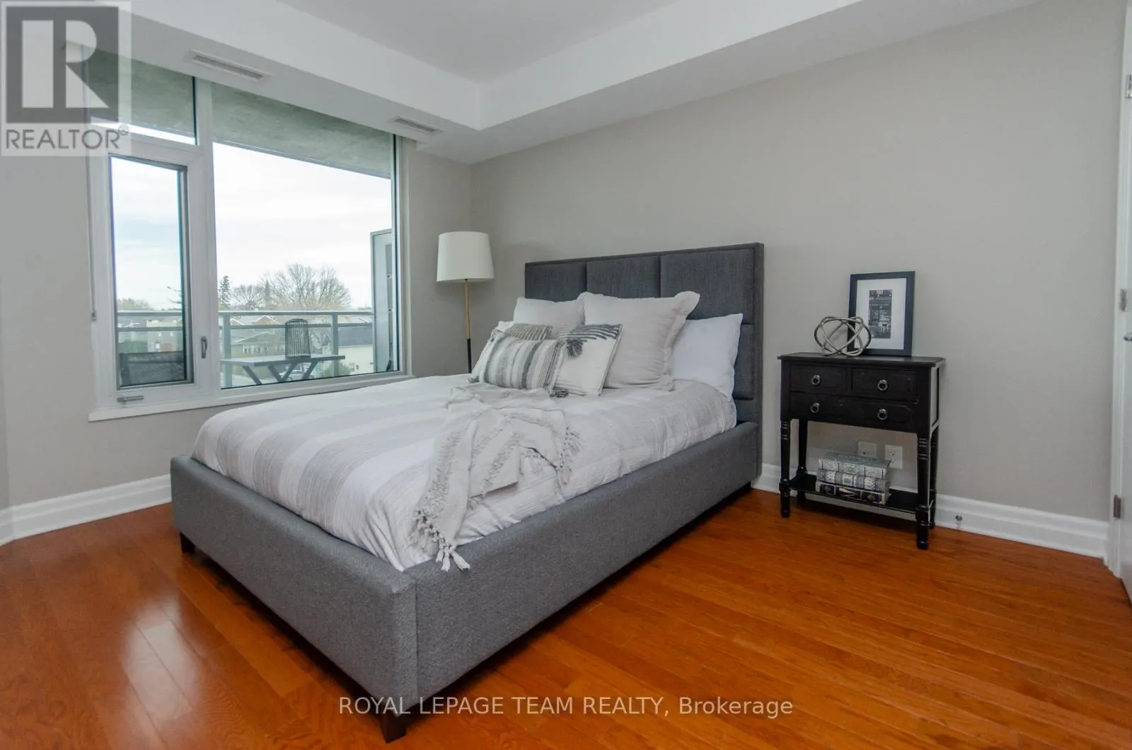 302 - 1433 WELLINGTON STREET W