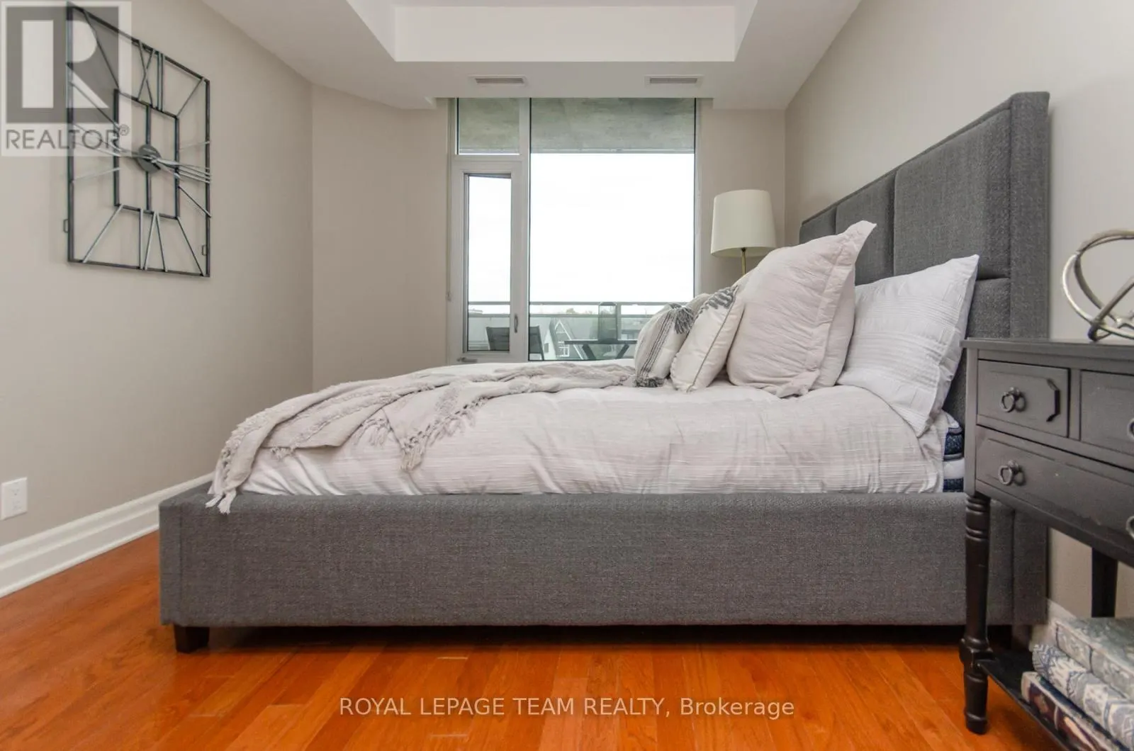 302 - 1433 WELLINGTON STREET W