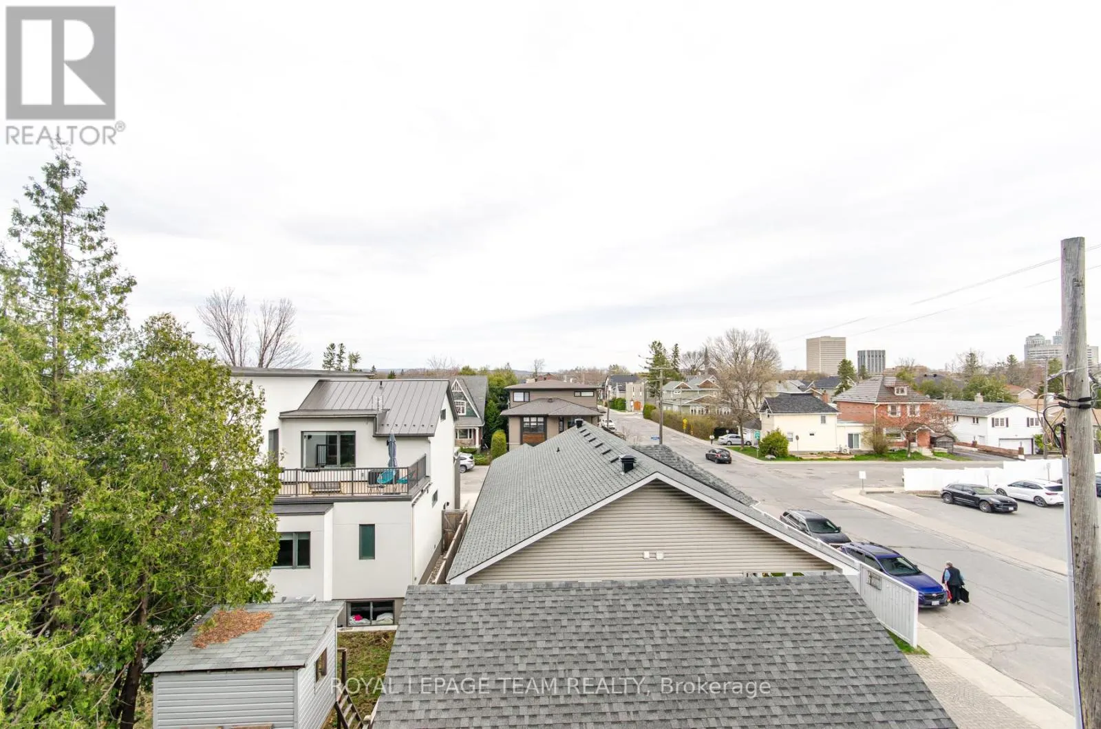 302 - 1433 WELLINGTON STREET W