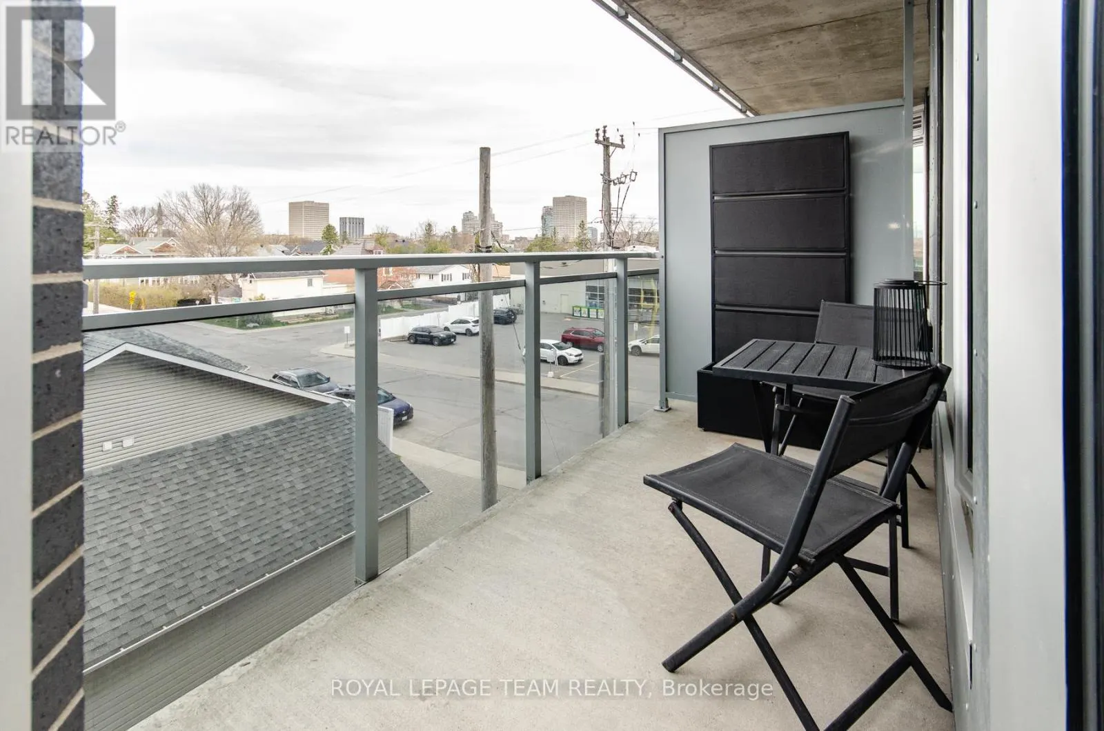 302 - 1433 WELLINGTON STREET W