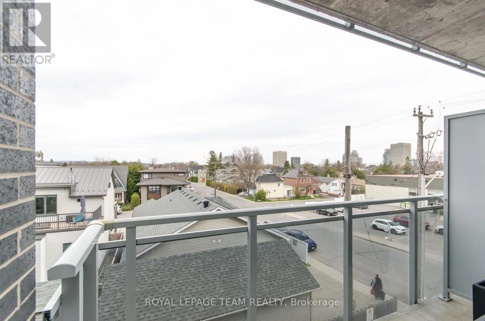302 - 1433 WELLINGTON STREET W