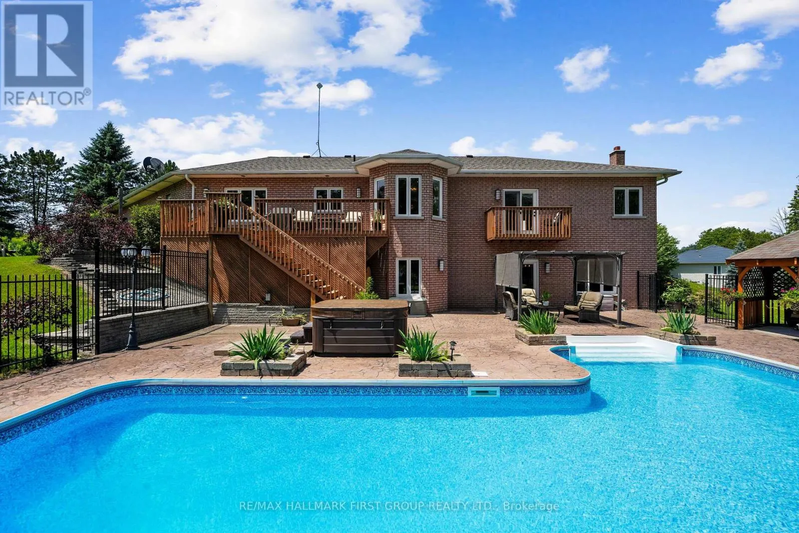 3211 CHARBROOK CRESCENT