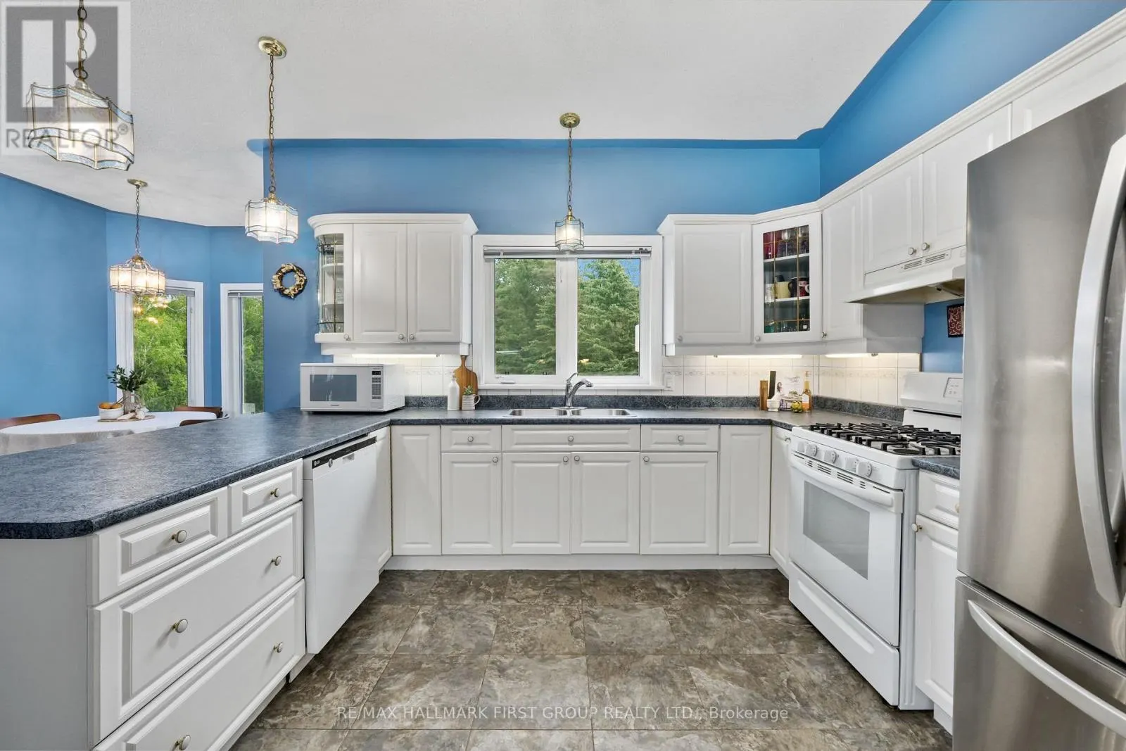 3211 CHARBROOK CRESCENT