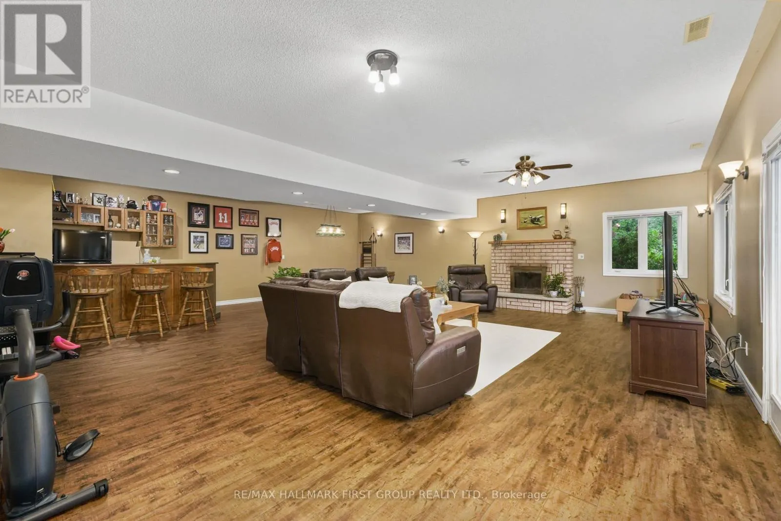 3211 CHARBROOK CRESCENT