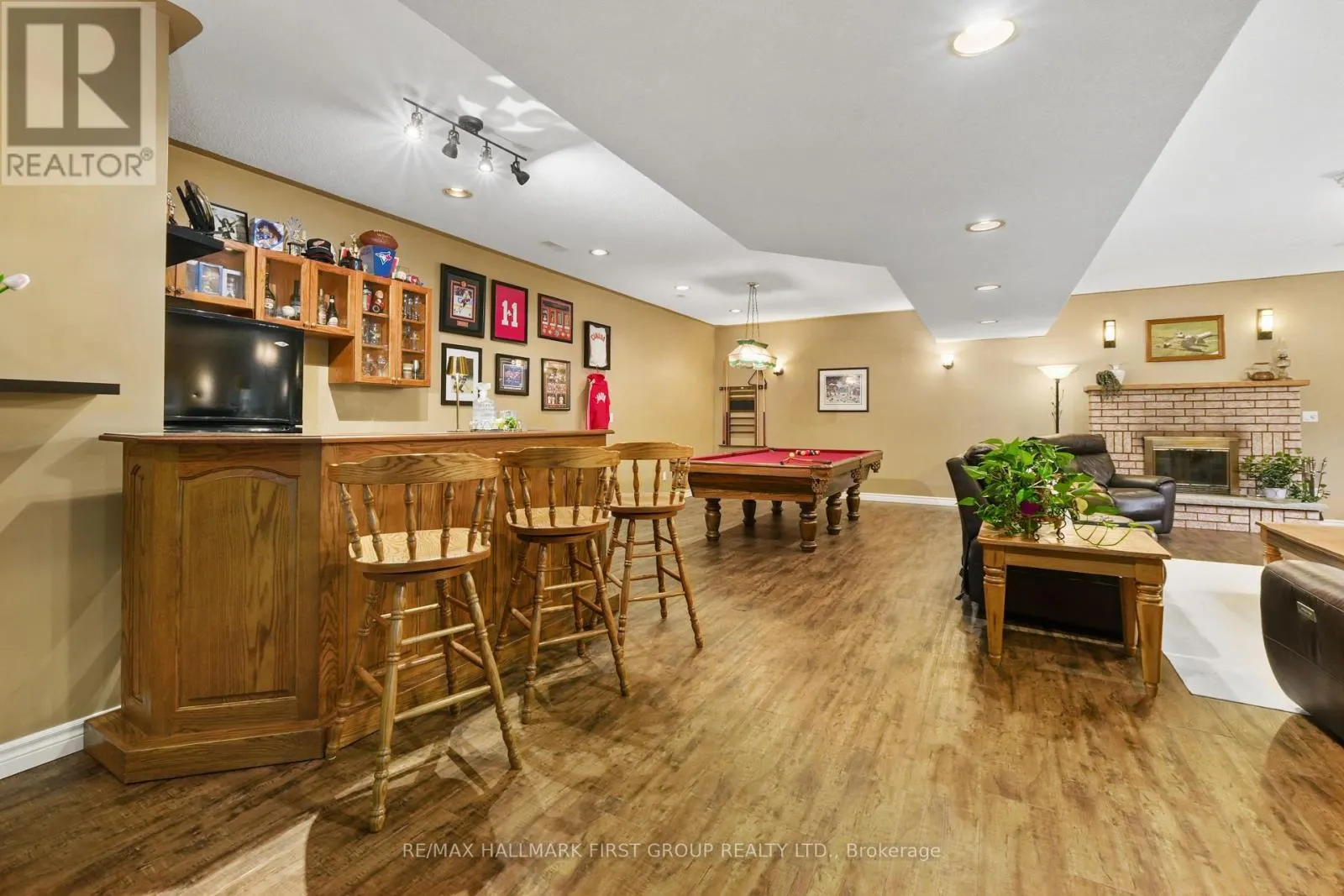 3211 CHARBROOK CRESCENT