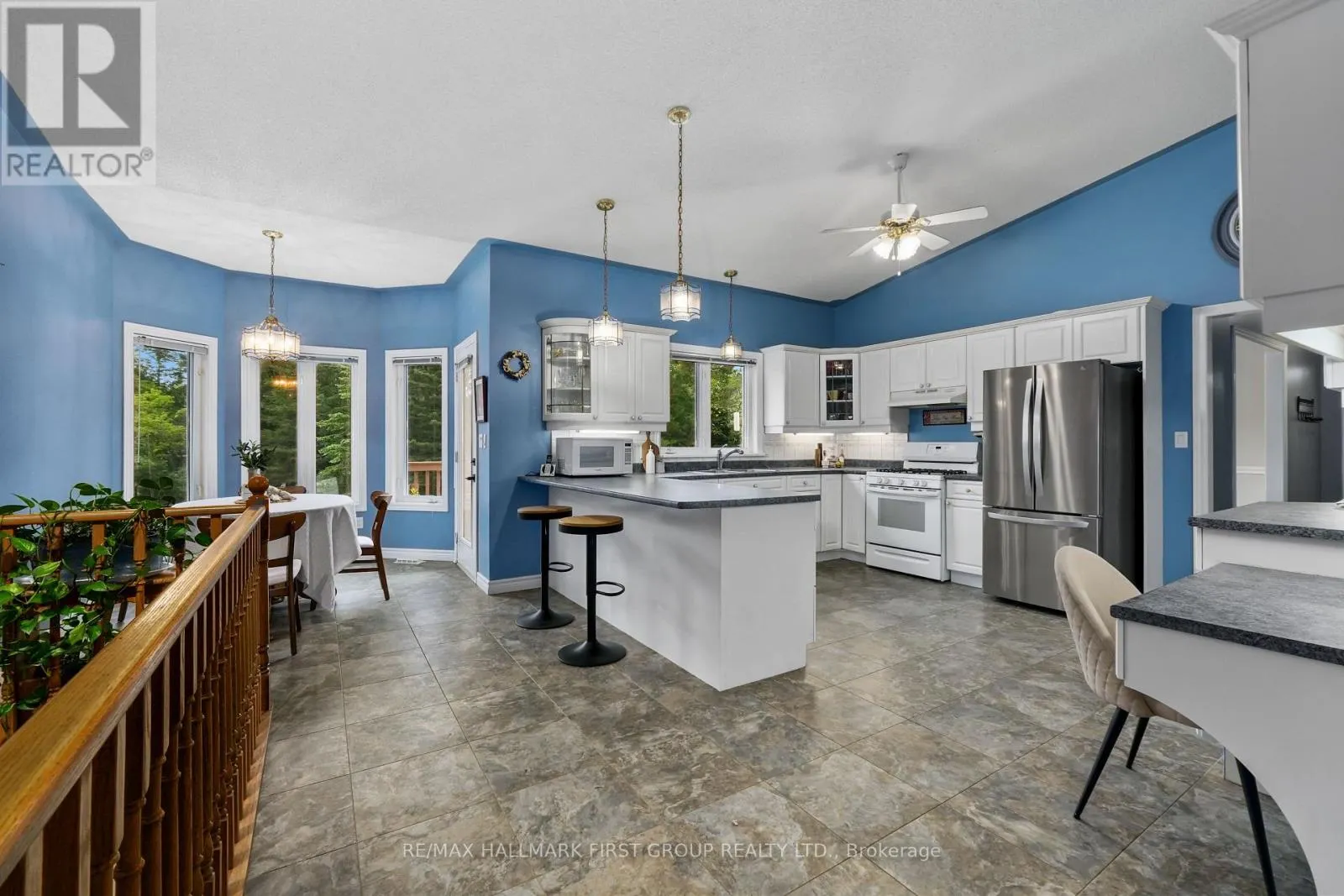 3211 CHARBROOK CRESCENT