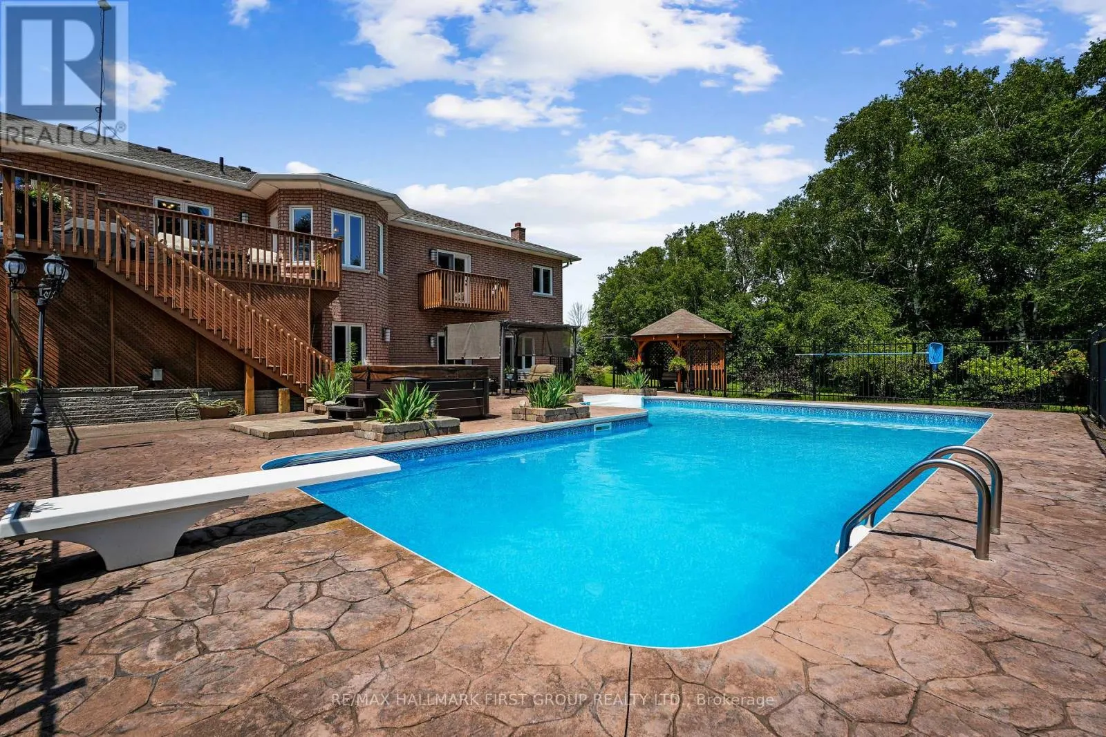 3211 CHARBROOK CRESCENT