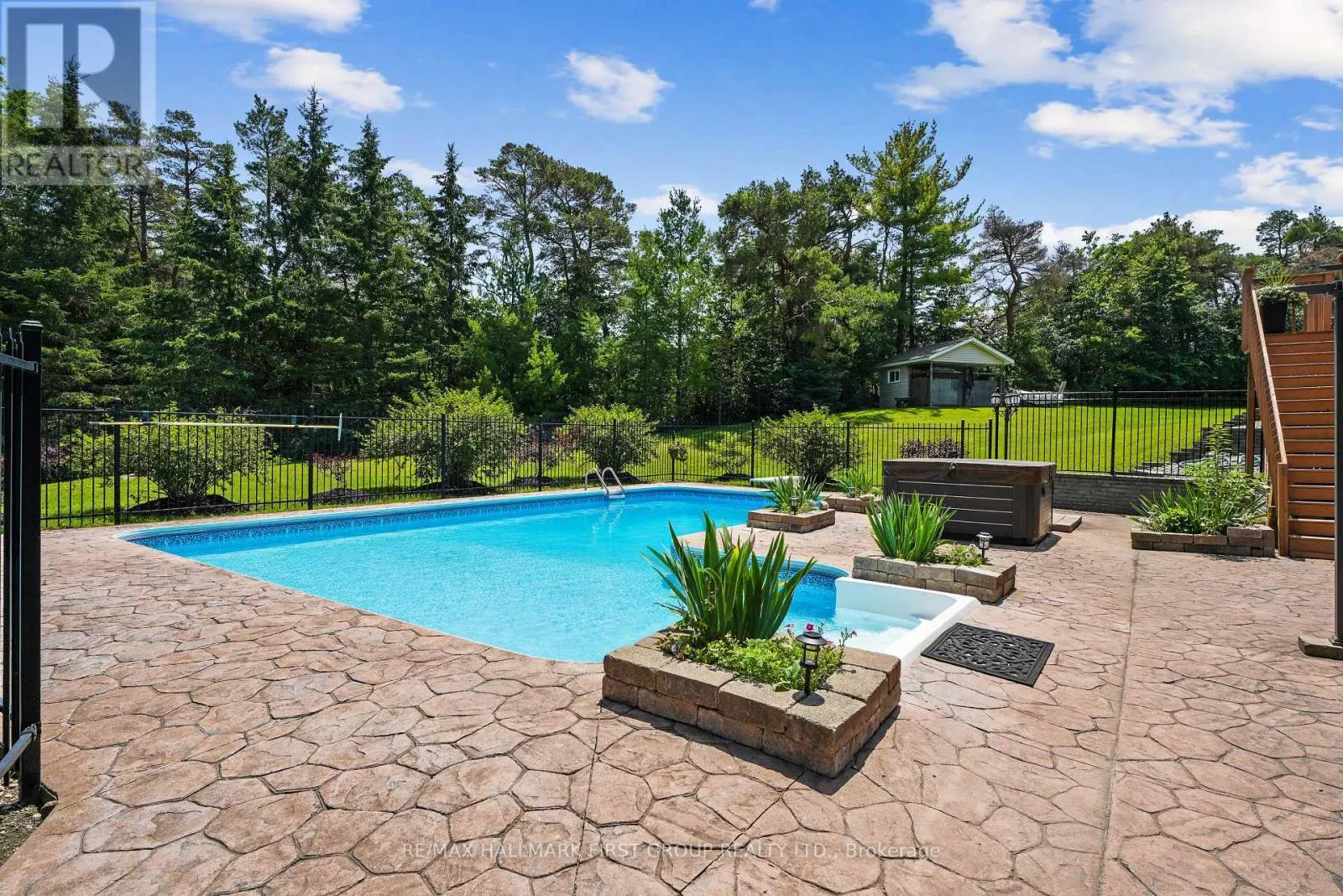 3211 CHARBROOK CRESCENT