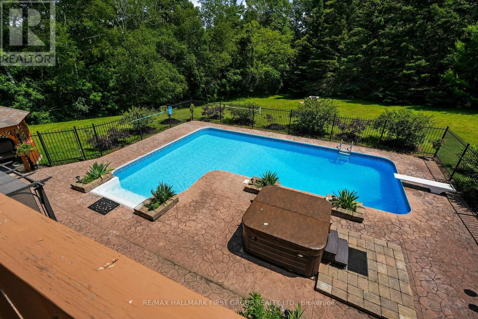 3211 CHARBROOK CRESCENT
