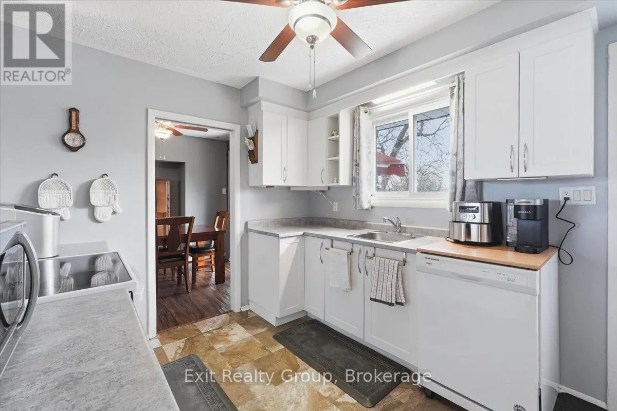 196 ELMWOOD DRIVE