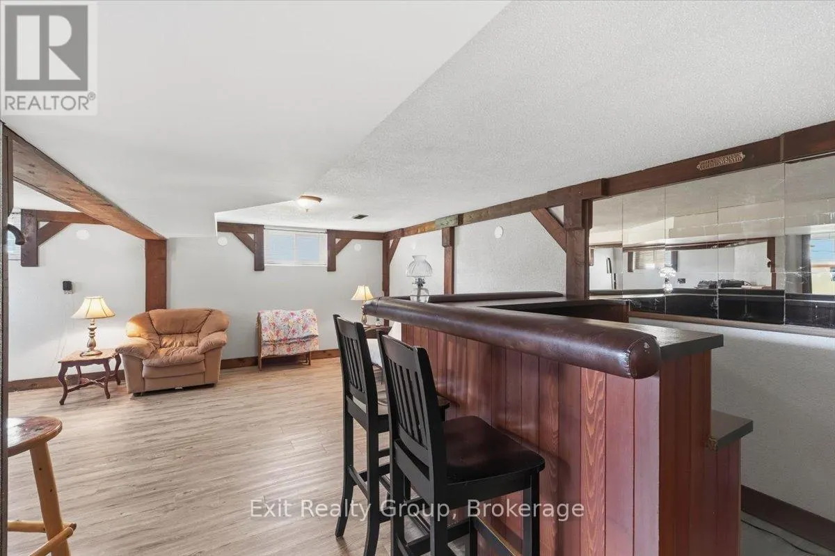 196 ELMWOOD DRIVE