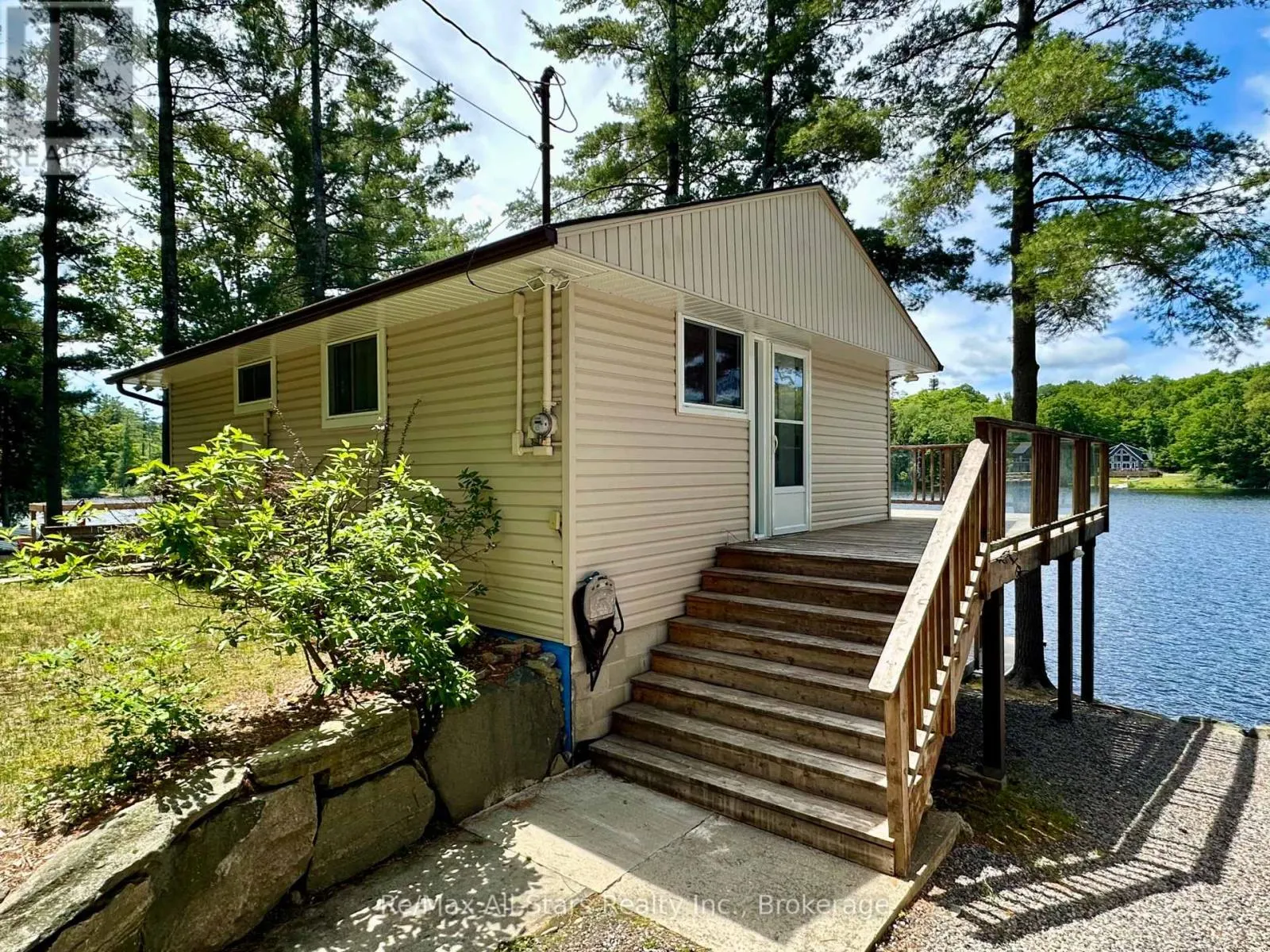 COTTAGE # 9 - 1006 YOUNGS ROAD