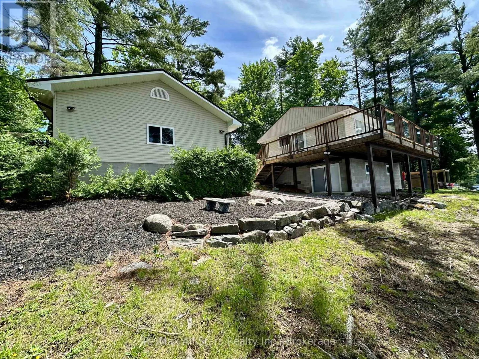 COTTAGE # 9 - 1006 YOUNGS ROAD