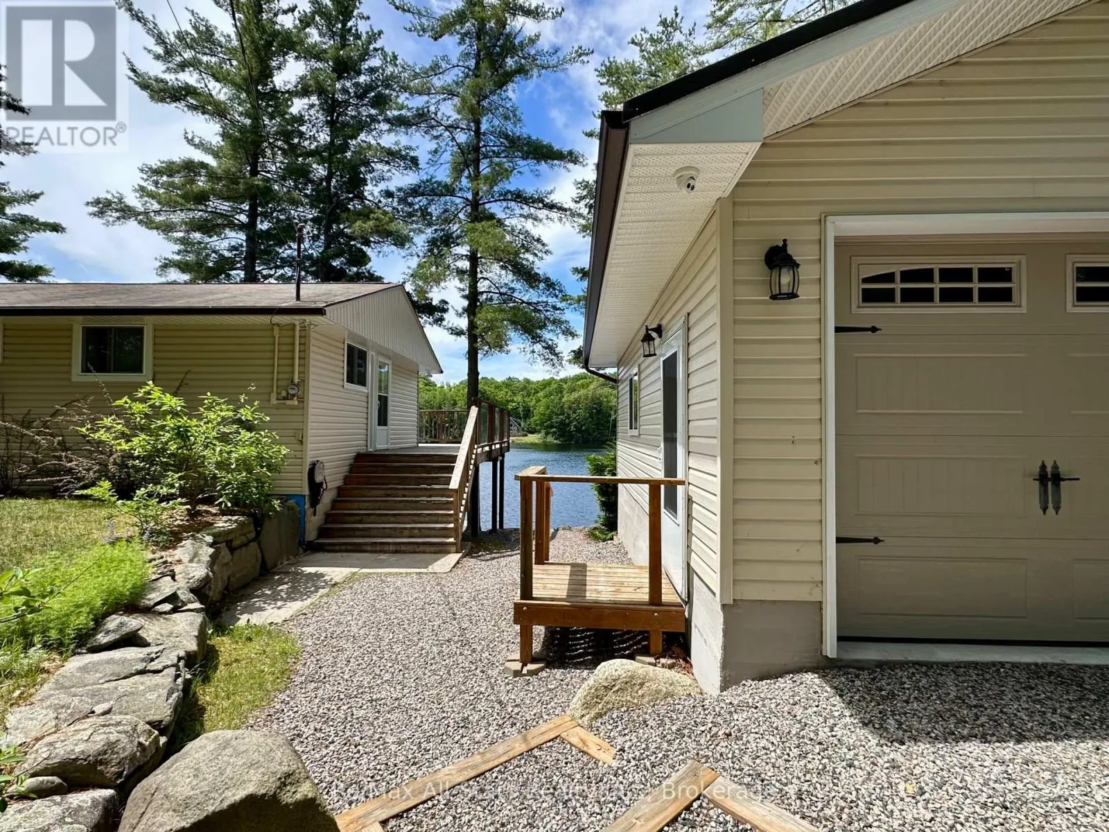 COTTAGE # 9 - 1006 YOUNGS ROAD