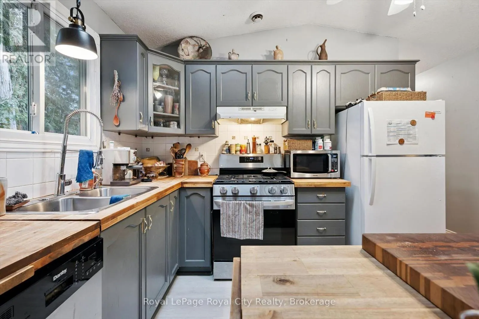 10 SPRUCE AVENUE