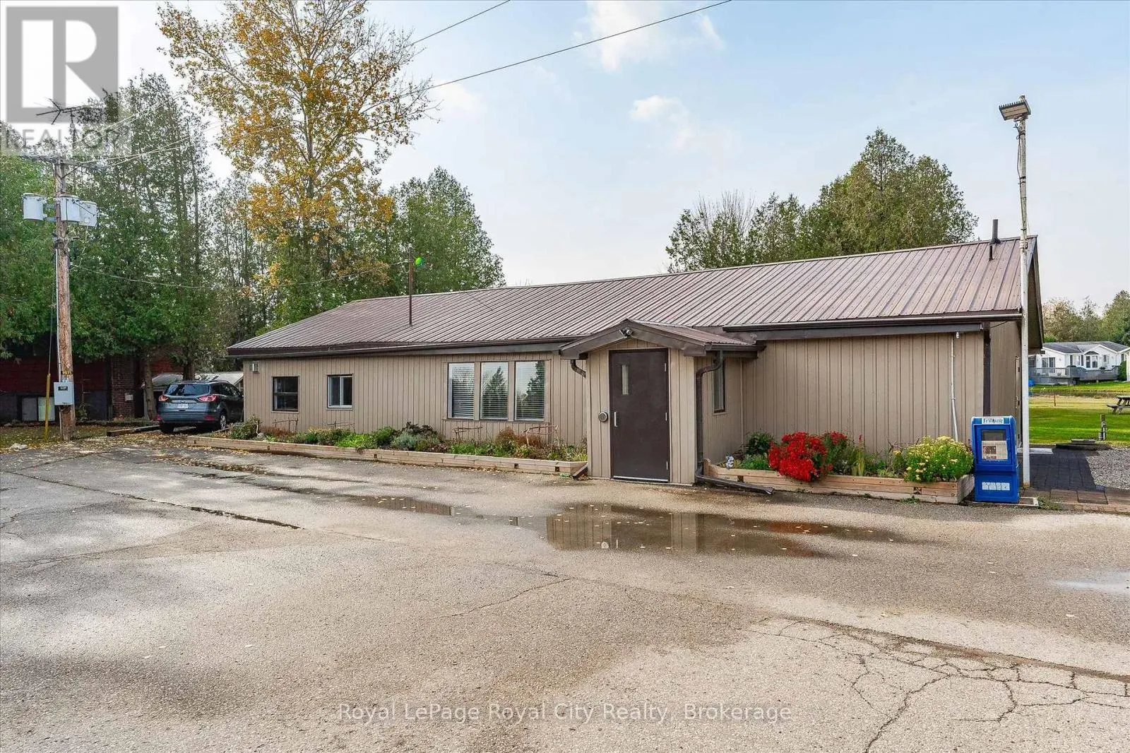 10 SPRUCE AVENUE