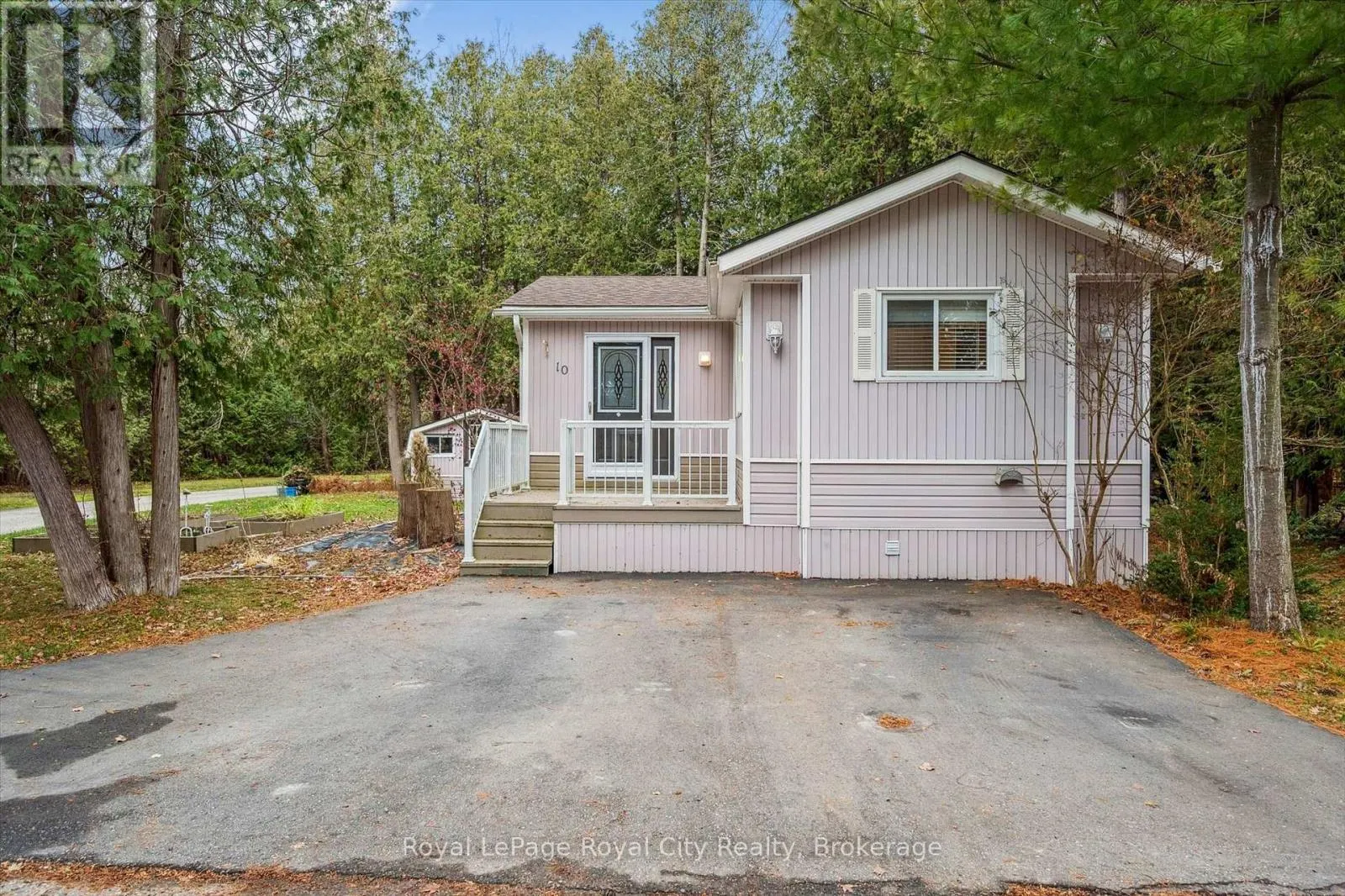 10 SPRUCE AVENUE