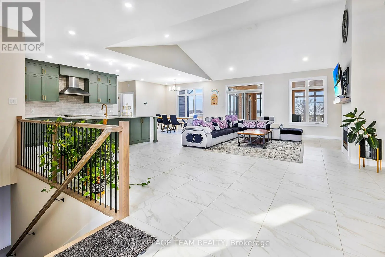 224 TRUDEAU CRESCENT