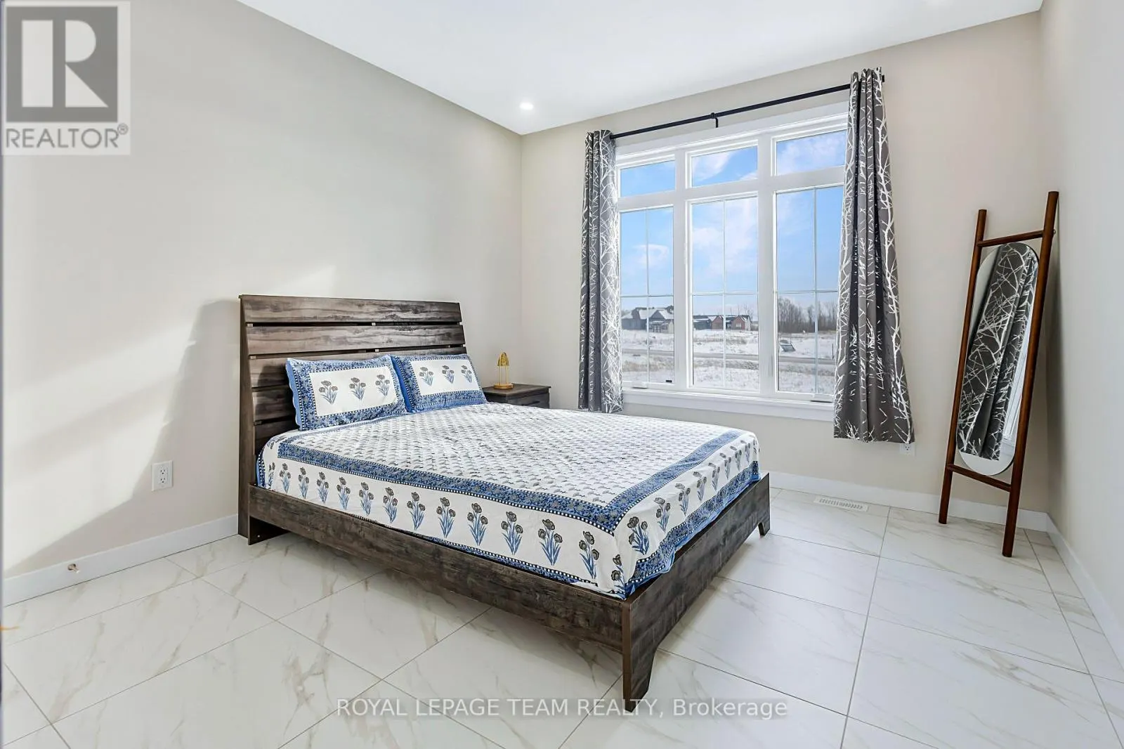 224 TRUDEAU CRESCENT