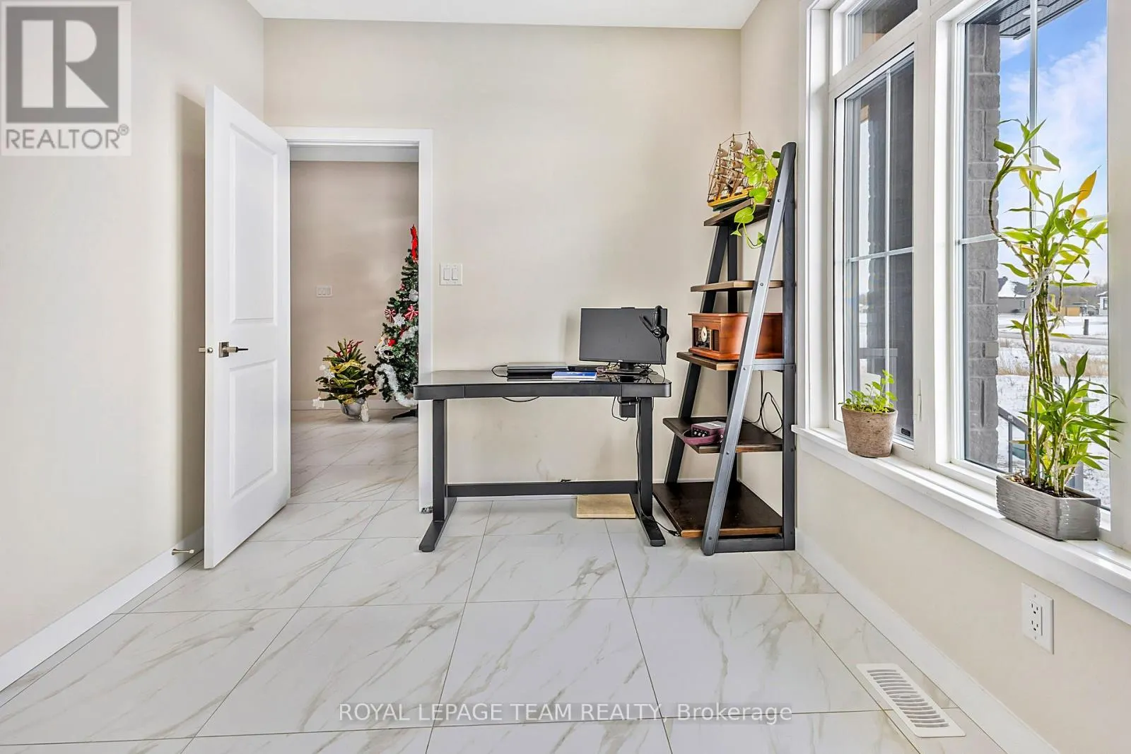 224 TRUDEAU CRESCENT